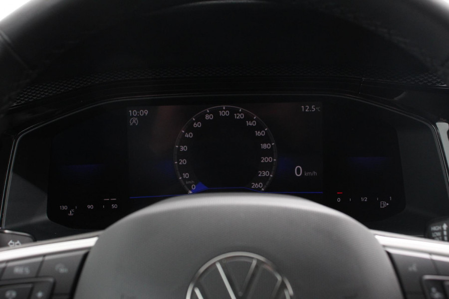 Volkswagen Polo 1.0 TSI Life Navigatie Climate Control Adaptive Cruise Control Lane/Side Assist Camera Licht + Zichtpakket Stoelverwarming Apple Carplay /Android Auto