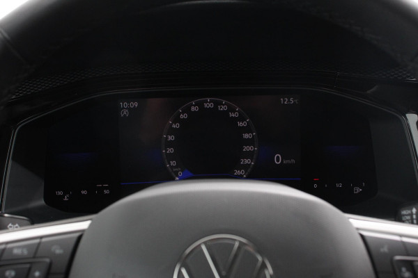 Volkswagen Polo 1.0 TSI Life Navigatie Climate Control Adaptive Cruise Control Lane/Side Assist Camera Licht + Zichtpakket Stoelverwarming Apple Carplay /Android Auto