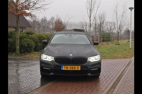 BMW 5 Serie 530i High Executive | M-Pakket | Camera | Sfeerverlichting | Automaat | NL-Auto |