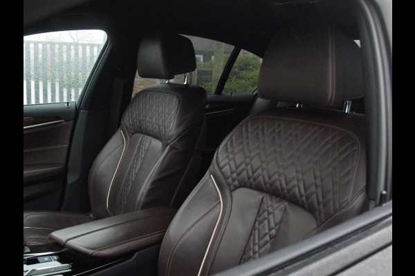 BMW 5 Serie 530i High Executive | M-Pakket | Camera | Sfeerverlichting | Automaat | NL-Auto |