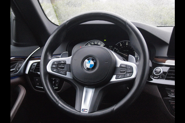 BMW 5 Serie 530i High Executive | M-Pakket | Camera | Sfeerverlichting | Automaat | NL-Auto |