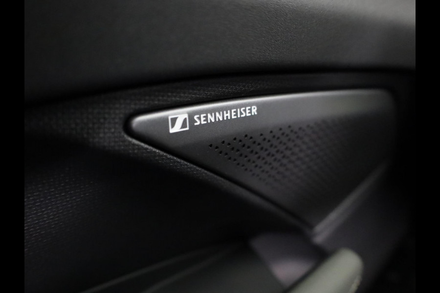 CUPRA Terramar 1.5 TSI e-Hybrid VZ Tribe Edition 272PK | Matte Lak | 20 Inch | Trekhaak | Matrix Koplampen | Panoramadak | 20 Inch | 360 Camera |