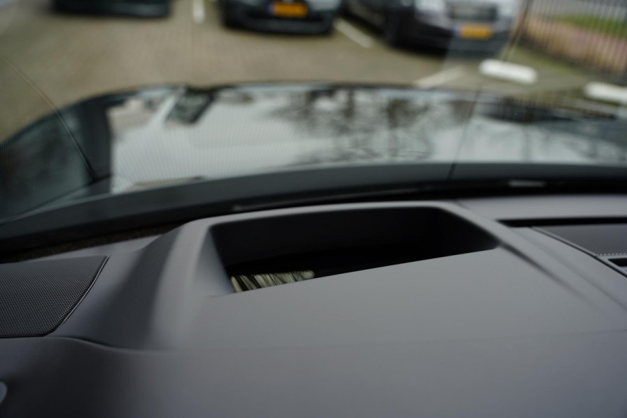 Land Rover Range Rover P530 V 8 Autobiography / MY 2026 / Executive Class Rear Seats