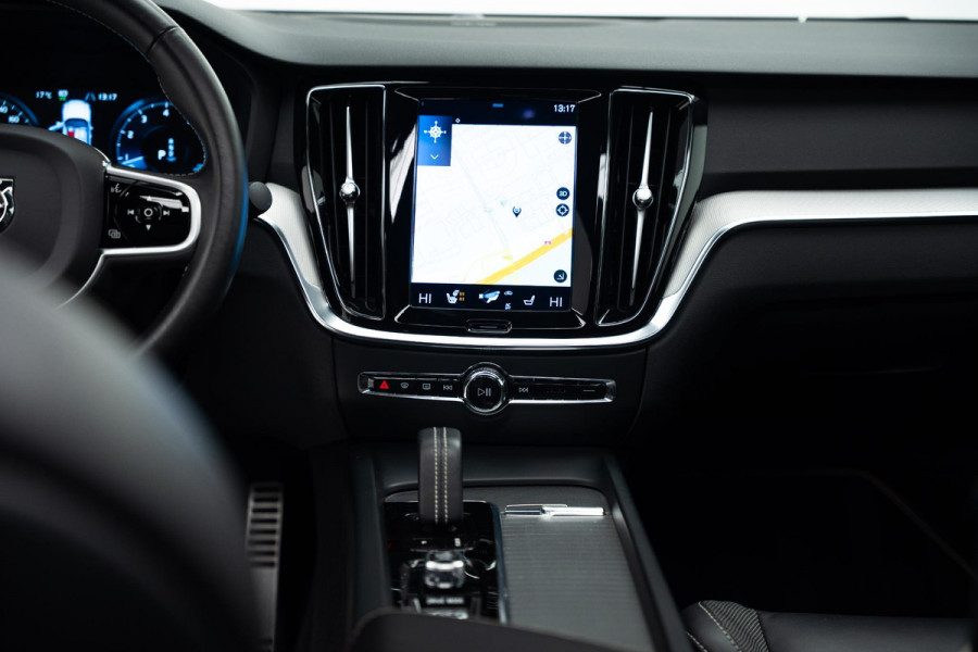 Volvo S60 2.0 B4 R-Design |Pano|H&K|Heico Tuning|Dodehoek|Stuur/Stoelverwarming|