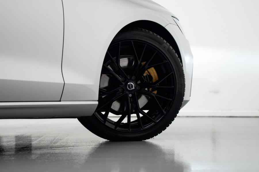 Volvo S60 2.0 B4 R-Design |Pano|H&K|Heico Tuning|Dodehoek|Stuur/Stoelverwarming|