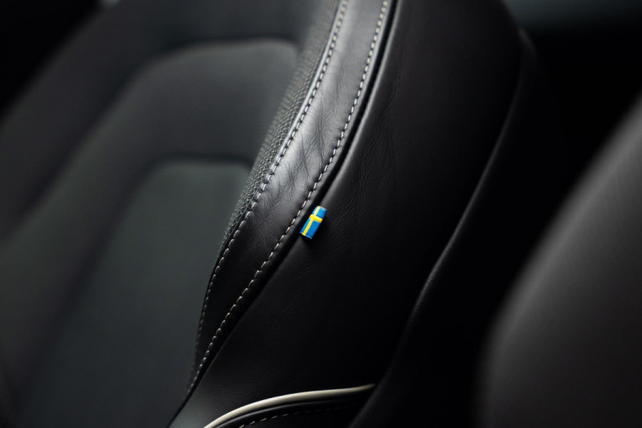 Volvo S60 2.0 B4 R-Design |Pano|H&K|Heico Tuning|Dodehoek|Stuur/Stoelverwarming|