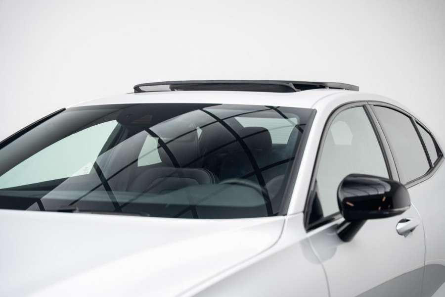 Volvo S60 2.0 B4 R-Design |Pano|H&K|Heico Tuning|Dodehoek|Stuur/Stoelverwarming|