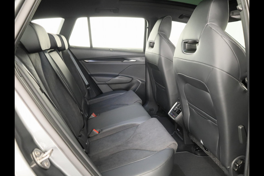 Škoda Enyaq 60 Sportline 204pk | Panoramadak | Adaptive Cruise | Blind Sot | Elek. stoel | Stuurverwarming | Stoelverwarming