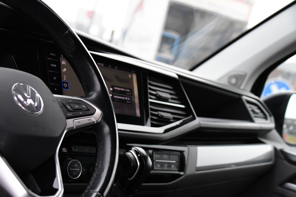 Volkswagen Transporter 2.0 TDI L2H1 30 DC Caravelle Virtual, Camera, Carplay, Leder, LED, 2 x Electrische deur, Clima, Trekhaak, 150pk, Automaat, Uniek! Bulli, Highline!