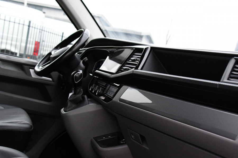 Volkswagen Transporter 2.0 TDI L2H1 30 DC Caravelle Virtual, Camera, Carplay, Leder, LED, 2 x Electrische deur, Clima, Trekhaak, 150pk, Automaat, Uniek! Bulli, Highline!