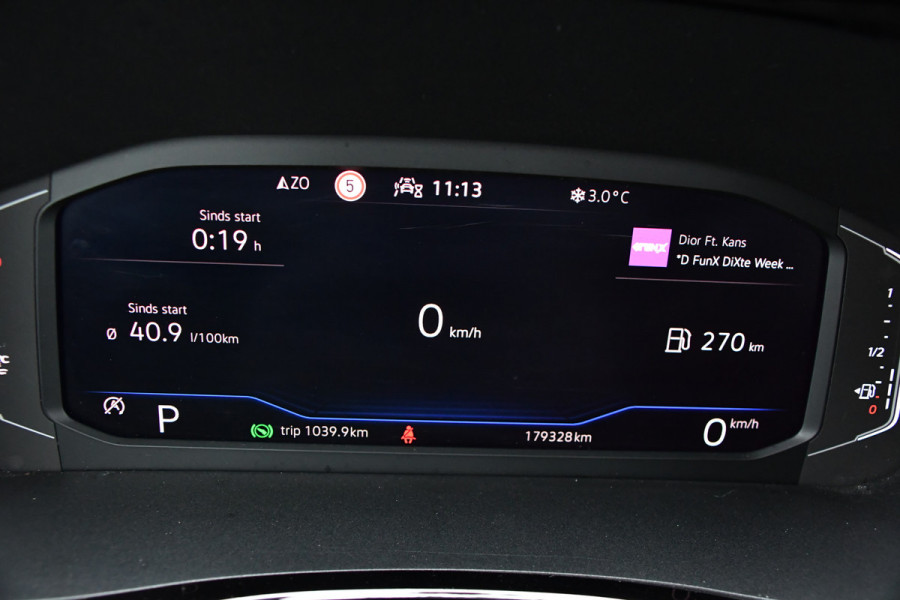 Volkswagen Transporter 2.0 TDI L2H1 30 DC Caravelle Virtual, Camera, Carplay, Leder, LED, 2 x Electrische deur, Clima, Trekhaak, 150pk, Automaat, Uniek! Bulli, Highline!