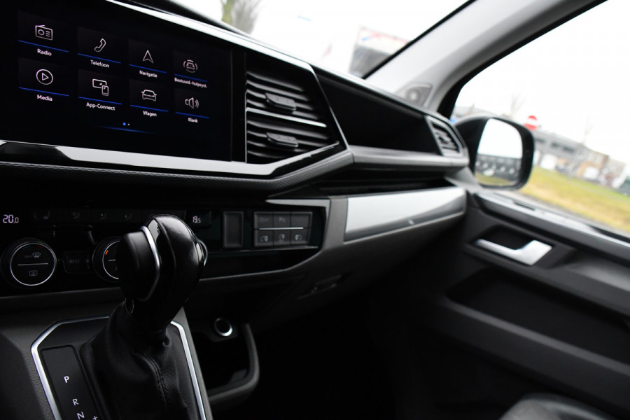 Volkswagen Transporter 2.0 TDI L2H1 30 DC Caravelle Virtual, Camera, Carplay, Leder, LED, 2 x Electrische deur, Clima, Trekhaak, 150pk, Automaat, Uniek! Bulli, Highline!