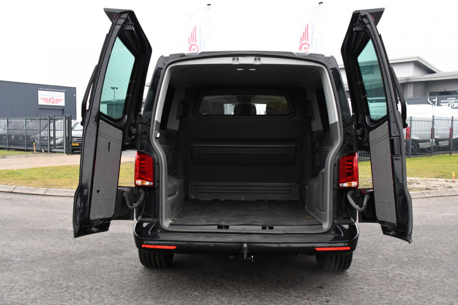 Volkswagen Transporter 2.0 TDI L2H1 30 DC Caravelle Virtual, Camera, Carplay, Leder, LED, 2 x Electrische deur, Clima, Trekhaak, 150pk, Automaat, Uniek! Bulli, Highline!