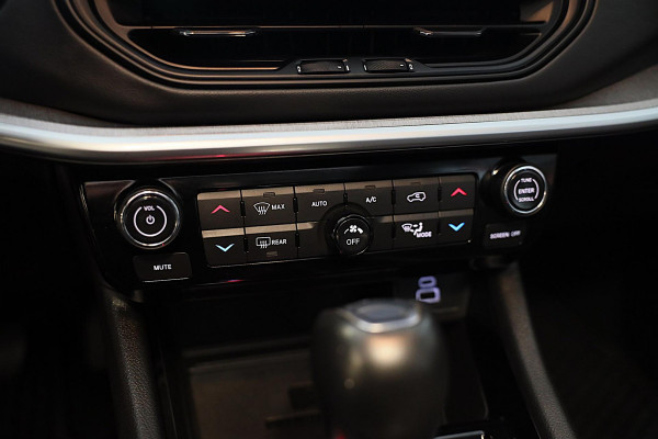 Jeep Compass 1.5T e-Hybrid Limited / AUT / Memory / Leder / Camera / Elek Stoelen / Stoelverkoeling / Open Pano / Led / Pdc / 19 I