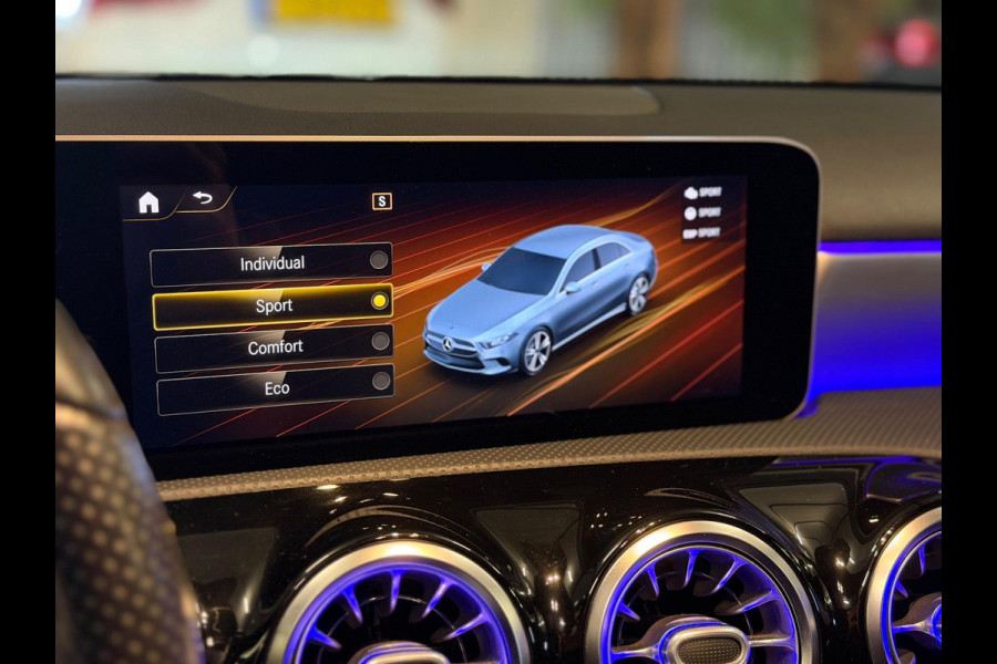 Mercedes-Benz A-Klasse 220 4MATIC AMG|PANO|SFEER|MEMORY