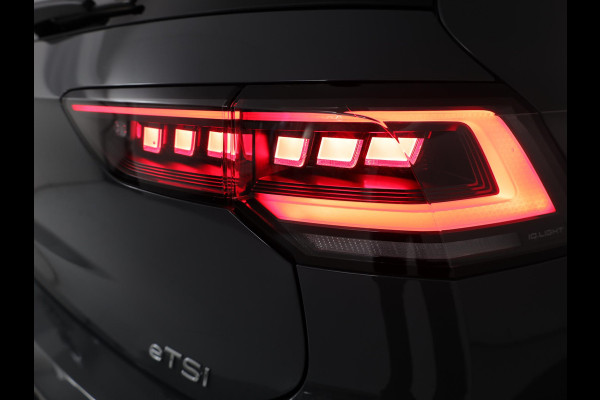 Volkswagen Golf 1.5 eTSI 50 Jahre Edition 150 pk Automaat (DSG) | Navigatie | Panoramadak | Parkeersensoren | Achteruitrijcamera | Matrix LED koplampen | Stoelverwarming |