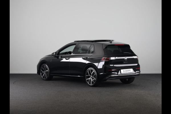 Volkswagen Golf 1.5 eTSI 50 Jahre Edition 150 pk Automaat (DSG) | Navigatie | Panoramadak | Parkeersensoren | Achteruitrijcamera | Matrix LED koplampen | Stoelverwarming |