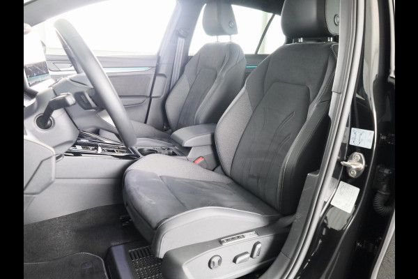 Volkswagen Golf 1.5 eTSI 50 Jahre Edition 150 pk Automaat (DSG) | Navigatie | Panoramadak | Parkeersensoren | Achteruitrijcamera | Matrix LED koplampen | Stoelverwarming |