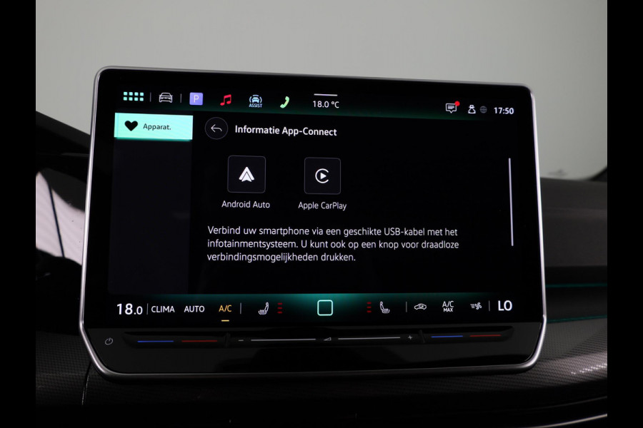 Volkswagen Golf 1.5 eTSI 50 Jahre Edition 150 pk Automaat (DSG) | Navigatie | Panoramadak | Parkeersensoren | Achteruitrijcamera | Matrix LED koplampen | Stoelverwarming |