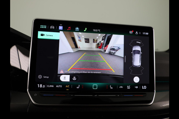 Volkswagen Golf 1.5 eTSI 50 Jahre Edition 150 pk Automaat (DSG) | Navigatie | Panoramadak | Parkeersensoren | Achteruitrijcamera | Matrix LED koplampen | Stoelverwarming |