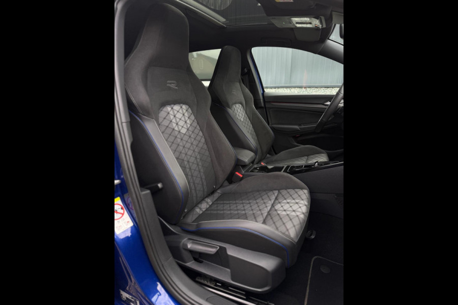 Volkswagen Golf 8.5 2.0 TDI 3x R-Line Panorama IQ CarPlay HK