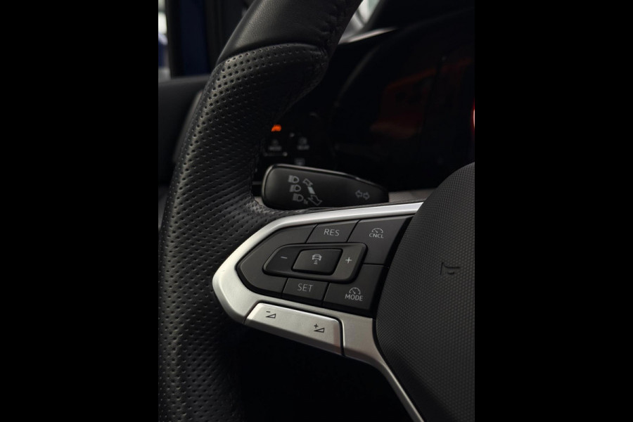 Volkswagen Golf 8.5 2.0 TDI 3x R-Line Panorama IQ CarPlay HK