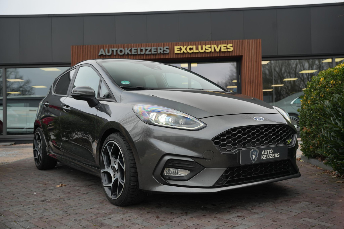 Ford Fiesta 1.5 EcoBoost ST-3 Panoramadak Cruise Recaro LED Keyless