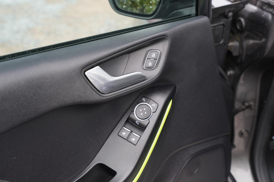 Ford Fiesta 1.5 EcoBoost ST-3 Panoramadak Cruise Recaro LED Keyless