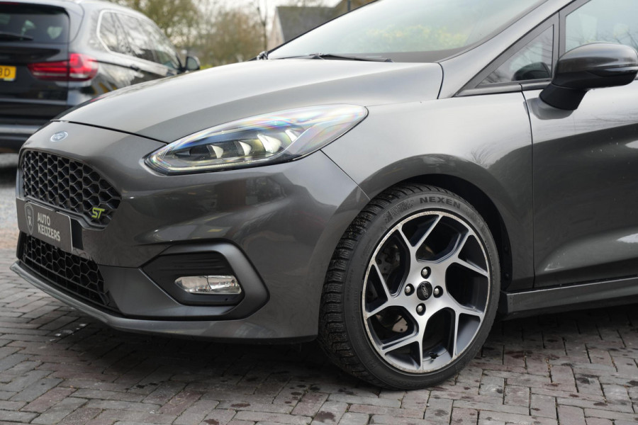 Ford Fiesta 1.5 EcoBoost ST-3 Panoramadak Cruise Recaro LED Keyless