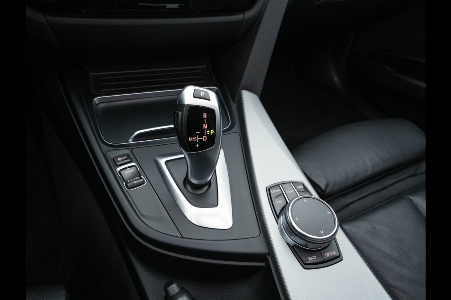 BMW 3 Serie Touring 320d EDE Executive Aut. *PANO | LEATHER | FULL-LED | DIGI-COCKPIT | HEATED-SPORTSEATS | NAVI-FULLMAP | PRIVACY-GLASS | ECC | KEYLESS | LANE-ASSIST | PDC | CRUISE | TOWBAR | 18''ALU*