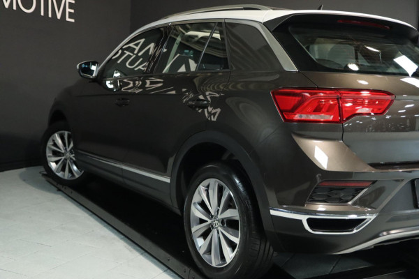 Volkswagen T-Roc 1.5 TSI / PANODAK / ACC / CAMERA / CARPLAY / STUUR+STOELVERW