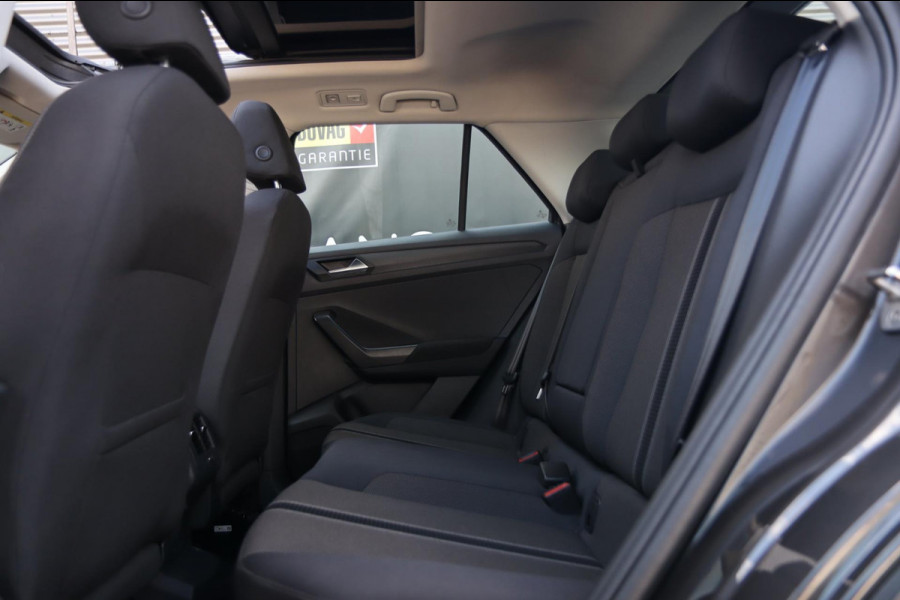 Volkswagen T-Roc 1.5 TSI / PANODAK / ACC / CAMERA / CARPLAY / STUUR+STOELVERW