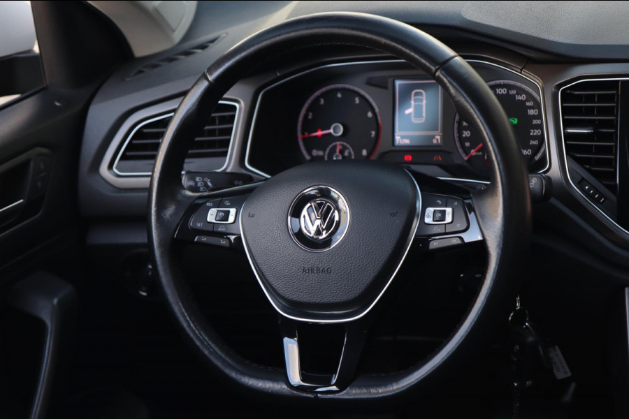 Volkswagen T-Roc 1.5 TSI / PANODAK / ACC / CAMERA / CARPLAY / STUUR+STOELVERW