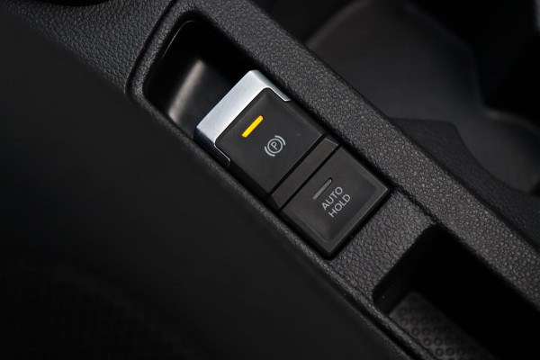 Volkswagen T-Roc 1.5 TSI / PANODAK / ACC / CAMERA / CARPLAY / STUUR+STOELVERW