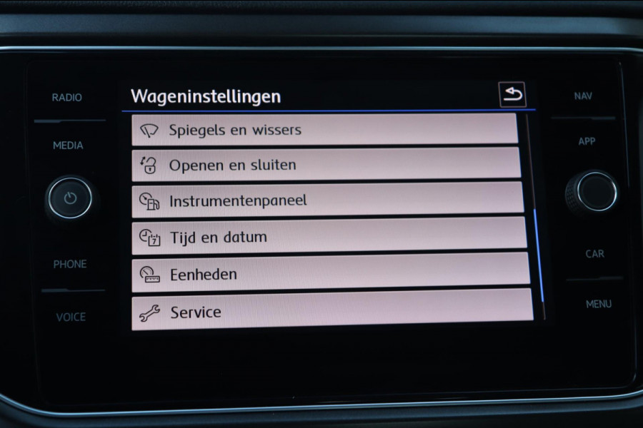 Volkswagen T-Roc 1.5 TSI / PANODAK / ACC / CAMERA / CARPLAY / STUUR+STOELVERW