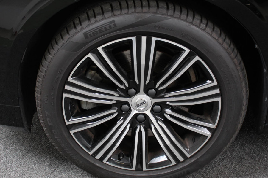 Volvo V60 2.0 T5 250pk Automaat Inscription Navigatie Apple Carpla/Android Auto Climate control Leder Parkeer sensoren Virtual Cockpit |Lichtmetalen velgen 18"