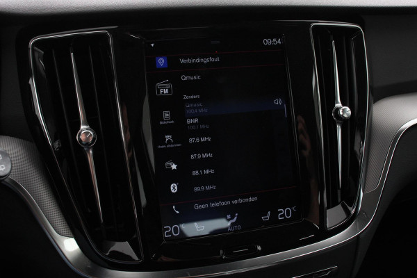 Volvo V60 2.0 T5 250pk Automaat Inscription Navigatie Apple Carpla/Android Auto Climate control Leder Parkeer sensoren Virtual Cockpit |Lichtmetalen velgen 18"
