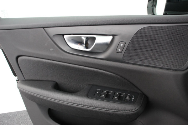 Volvo V60 2.0 T5 250pk Automaat Inscription Navigatie Apple Carpla/Android Auto Climate control Leder Parkeer sensoren Virtual Cockpit |Lichtmetalen velgen 18"