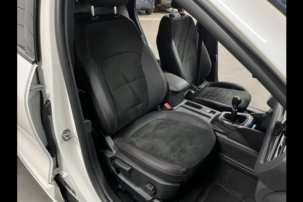 Ford Kuga 1.5 EcoBoost ST-Line X *All-in Prijs* | Trekhaak | Adapt. cruise | Verwarmde voorruit | Stoel-/Stuur verwarming | Carplay | *1800 kg Trekgewicht