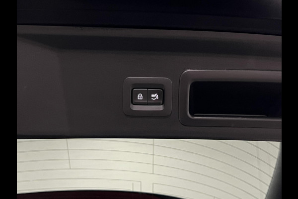 Mazda CX-30 2.0 e-SkyActiv-X M Hybrid AWD Luxury Trekhaak | Adapt. cruise | Stoel-/stuurverwarming | ​Carplay | 360 camera | Leder