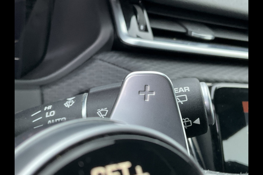 Land Rover Range Rover Velar 3.0 V6 SC AWD HSE Pano.dak Airsusp. Leer Orig.NL