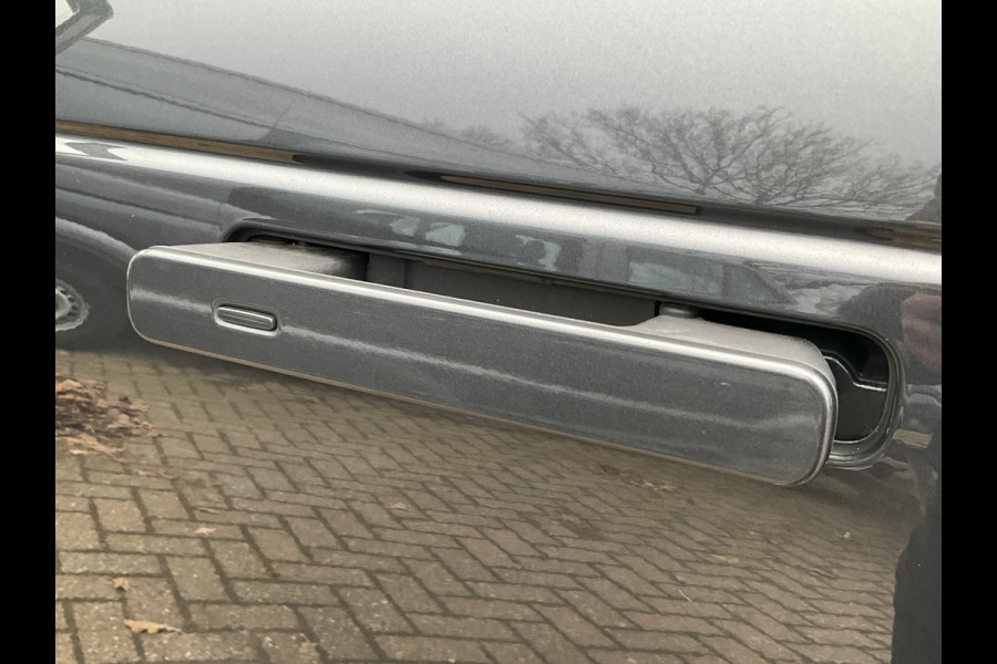 Land Rover Range Rover Velar 3.0 V6 SC AWD HSE Pano.dak Airsusp. Leer Orig.NL