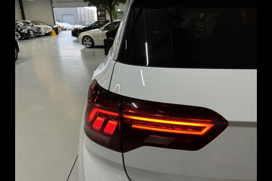 Volkswagen T-Roc 1.5 TSI R-Line Garantie Digi Dash Carplay StoelVW Blindspot Elek Achterklep ACC Clima Navi Led Rijklaar