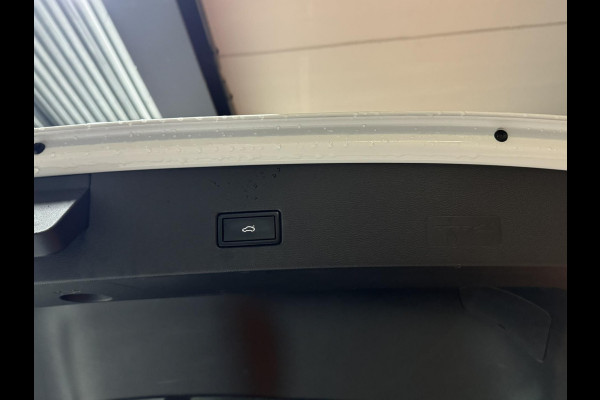 Volkswagen T-Roc 1.5 TSI R-Line Garantie Digi Dash Carplay StoelVW Blindspot Elek Achterklep ACC Clima Navi Led Rijklaar