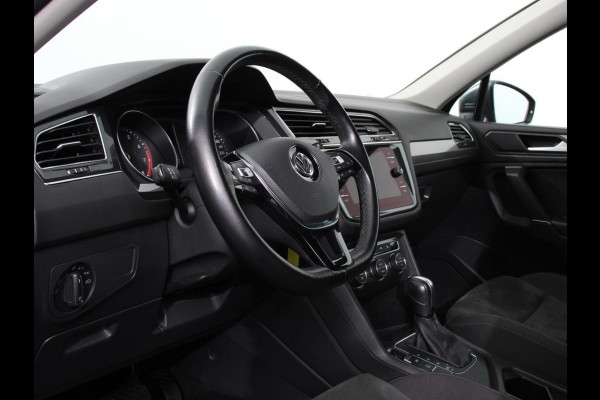 Volkswagen Tiguan Allspace 1.5 TSI DSG Comfortline 7p. Climate Control Camera Parkeer sensoren Trekhaak Electrisch bedienbare achterklep Stoelverwarming