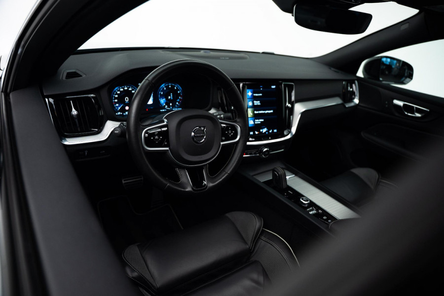 Volvo S60 2.0 B4 R-Design |Pano|H&K|Heico Tuning|Dodehoek|Stuur/Stoelverwarming|