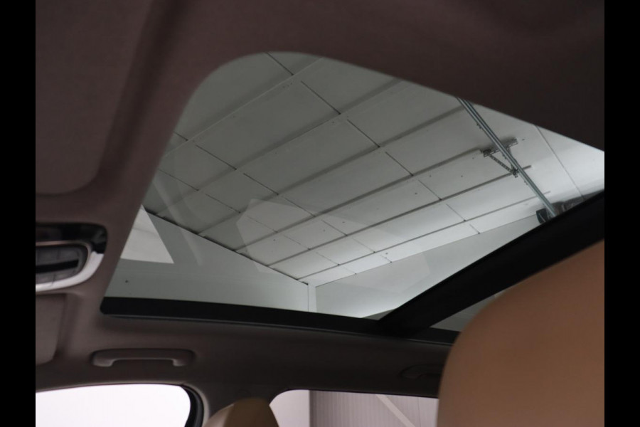 Hyundai Santa Fe 1.6 T-GDI PHEV Comfort Smart Sky | Panoramadak | Leder | Trekhaak | Adaptive cruise | Camera | Krell Audio | Carplay | Navigatie | Plug In