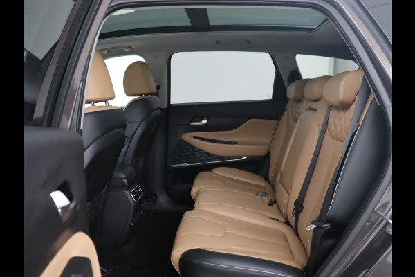Hyundai Santa Fe 1.6 T-GDI PHEV Comfort Smart Sky | Panoramadak | Leder | Trekhaak | Adaptive cruise | Camera | Krell Audio | Carplay | Navigatie | Plug In