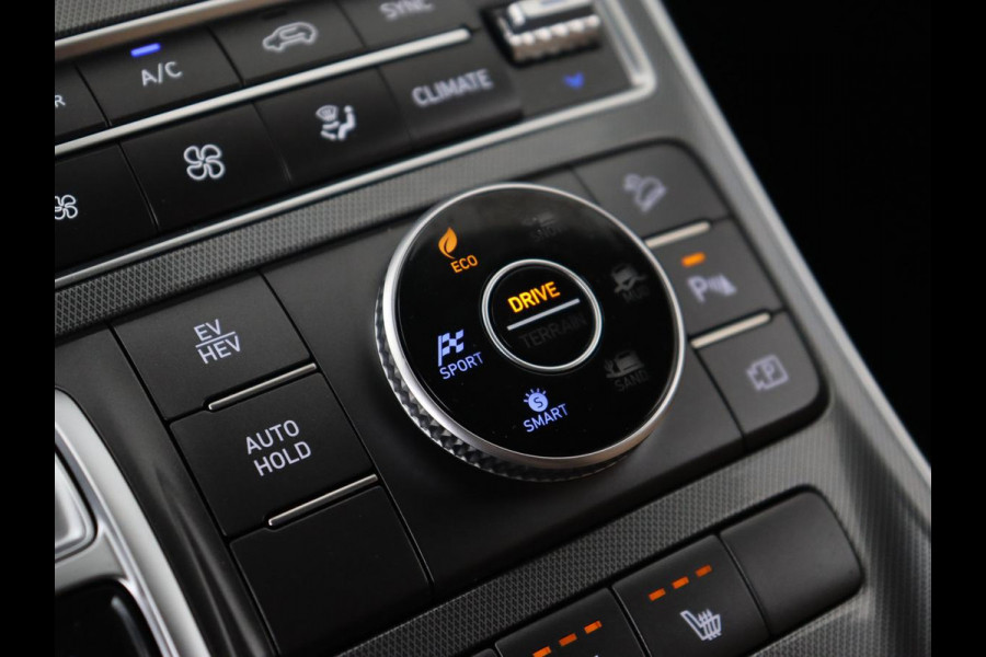 Hyundai Santa Fe 1.6 T-GDI PHEV Comfort Smart Sky | Panoramadak | Leder | Trekhaak | Adaptive cruise | Camera | Krell Audio | Carplay | Navigatie | Plug In