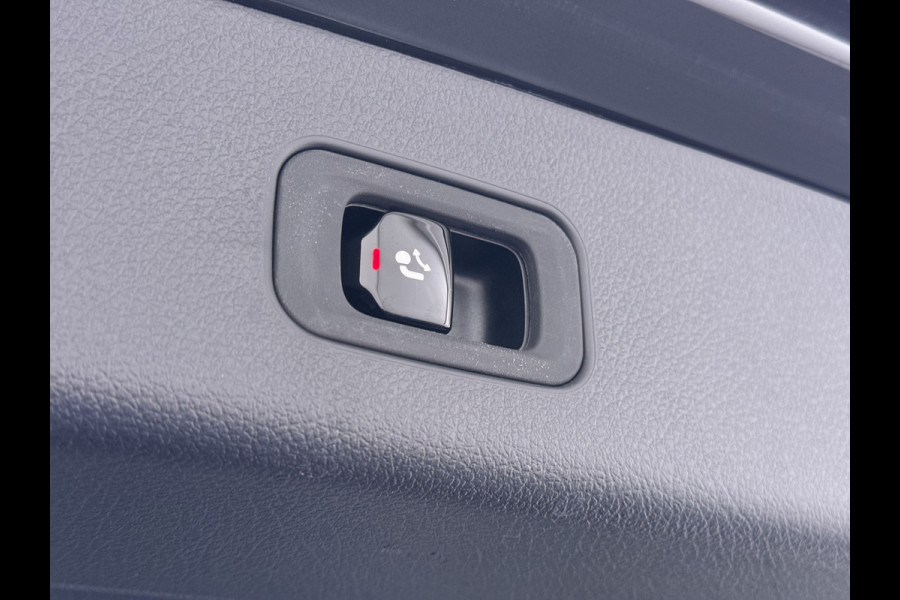 Mercedes-Benz GLC 300e AMG // Trekhaak // Burmester // 360 Camera // Memory // 20 inch // Carplay